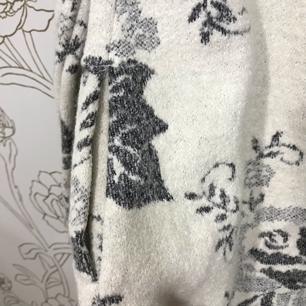 Lucy & Laurel Whit Gray Leaf Print Wool Jacket - image 7